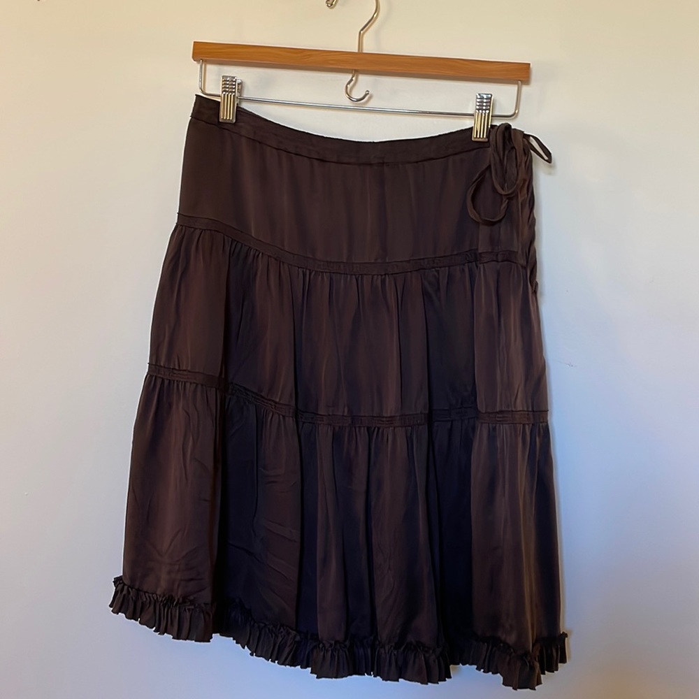 Banana Republic brown, silk, loosely pleated skirt with tie and ruffles. Size 2.